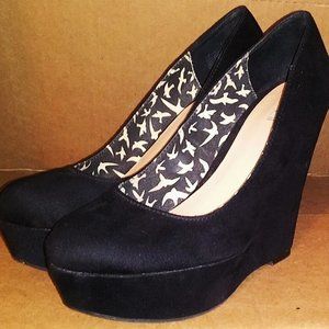 Olsenboye Black Wedge Heels 11 M